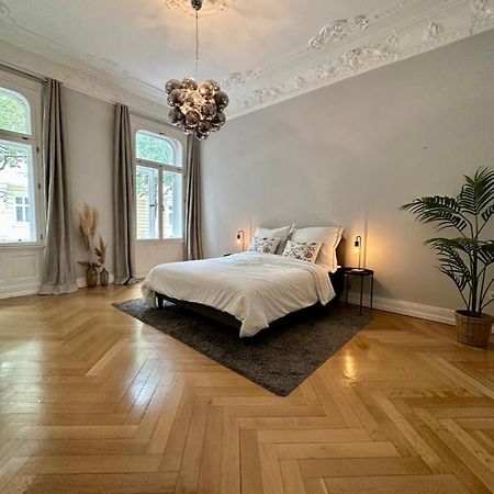 Room In Luxurious Apartment Hamburgo Exterior foto