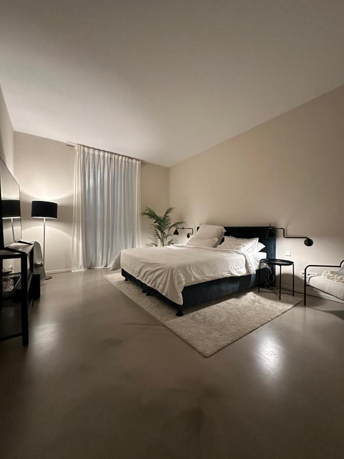 Room In Luxurious Apartment Hamburgo Exterior foto